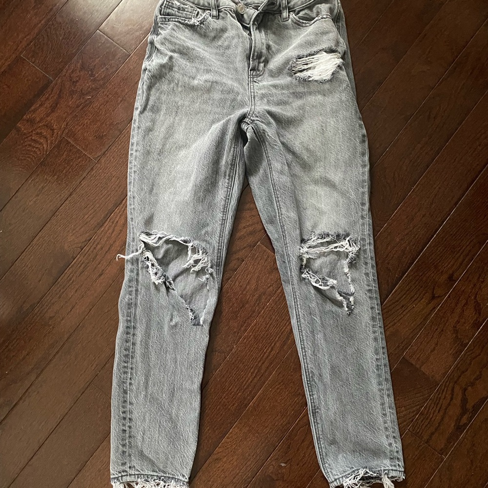 American Eagle Ripped Mom Jean